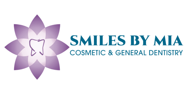 Smiles By Mia logo