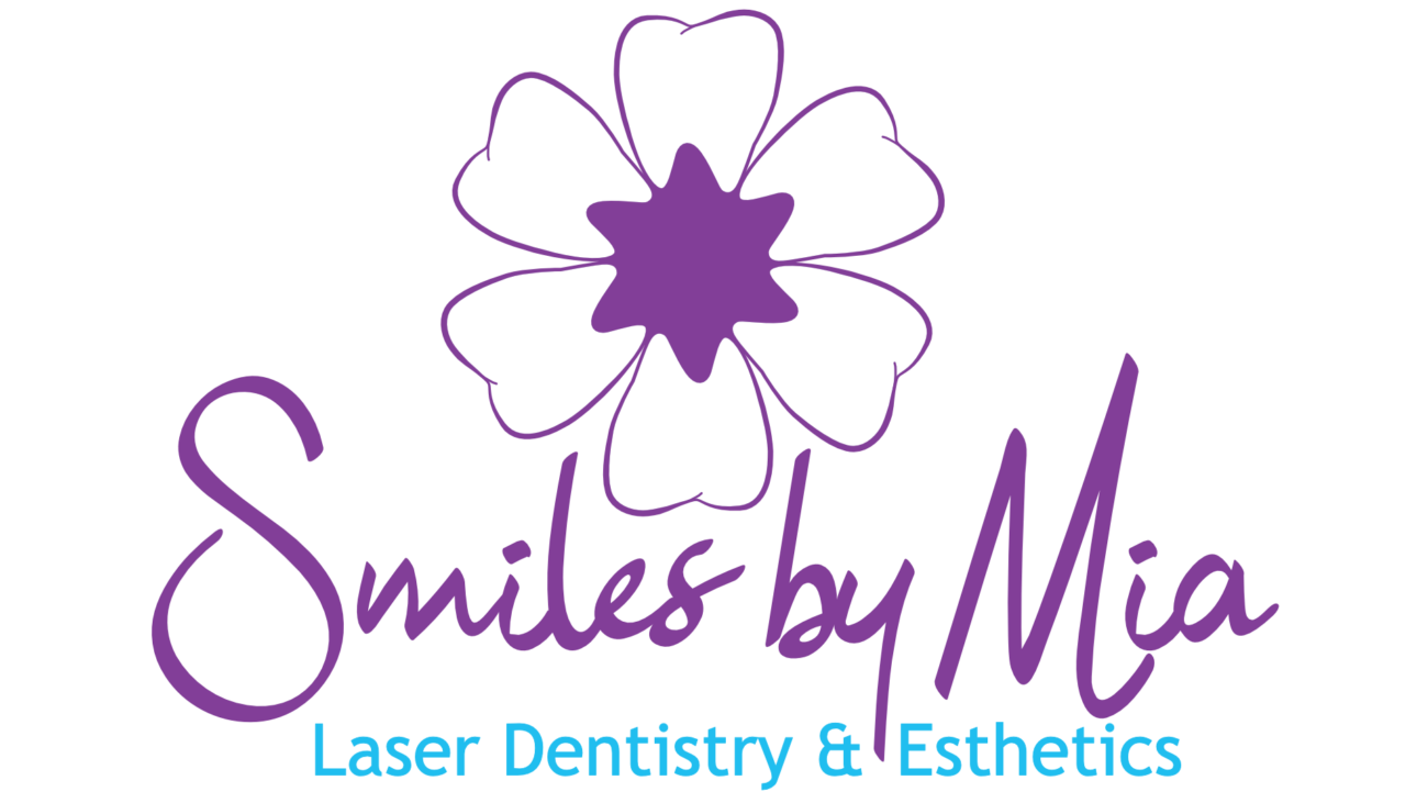 Smiles By Mia logo